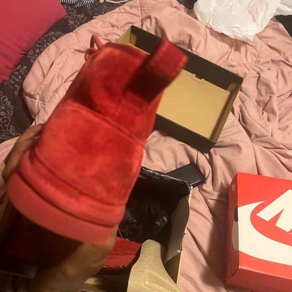 Red men ugg boots - Picture 2 of 6